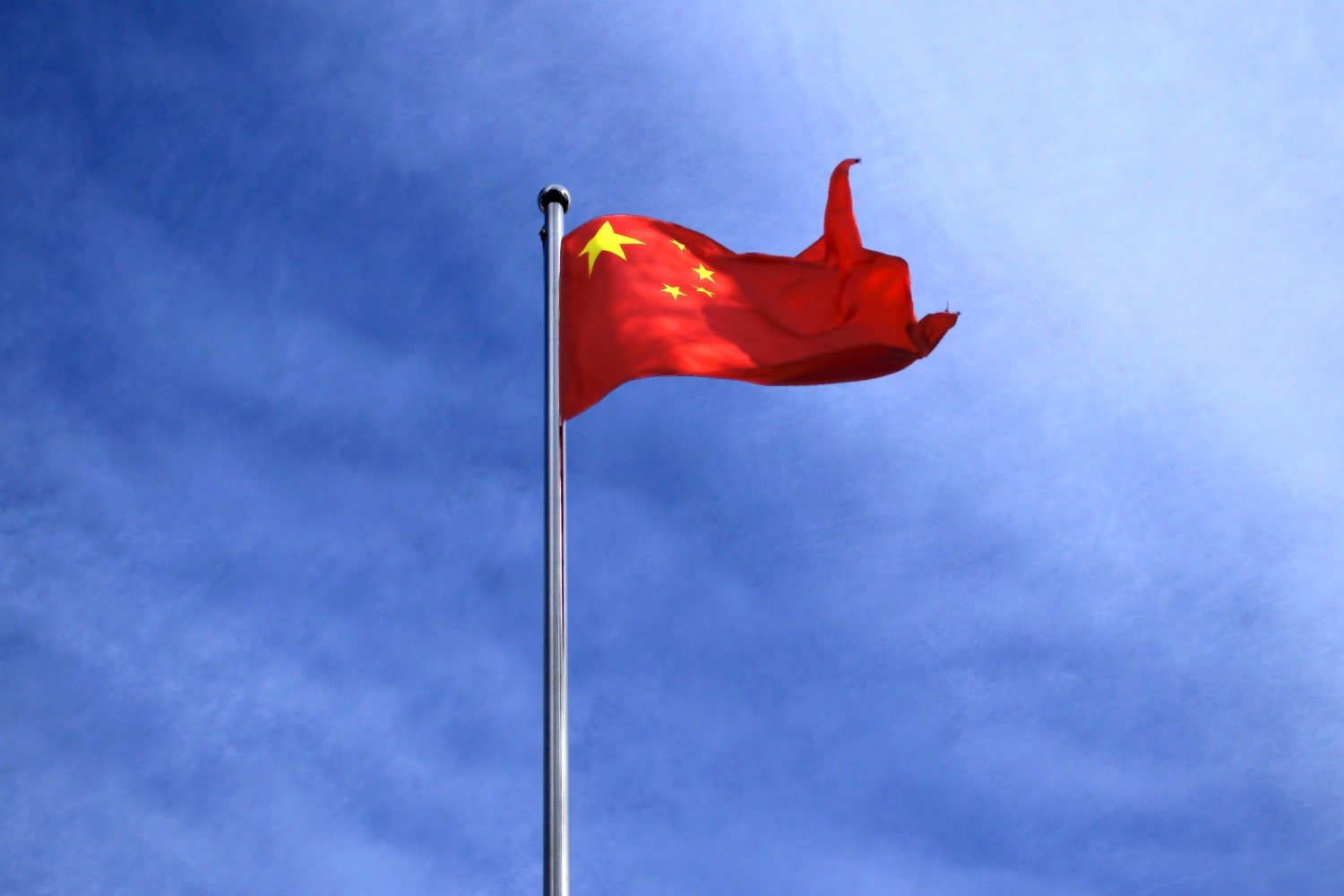La Chine donne le coup d’envoi pour son concurrent de Starlink : voici ce qu’on sait Chine drapeau