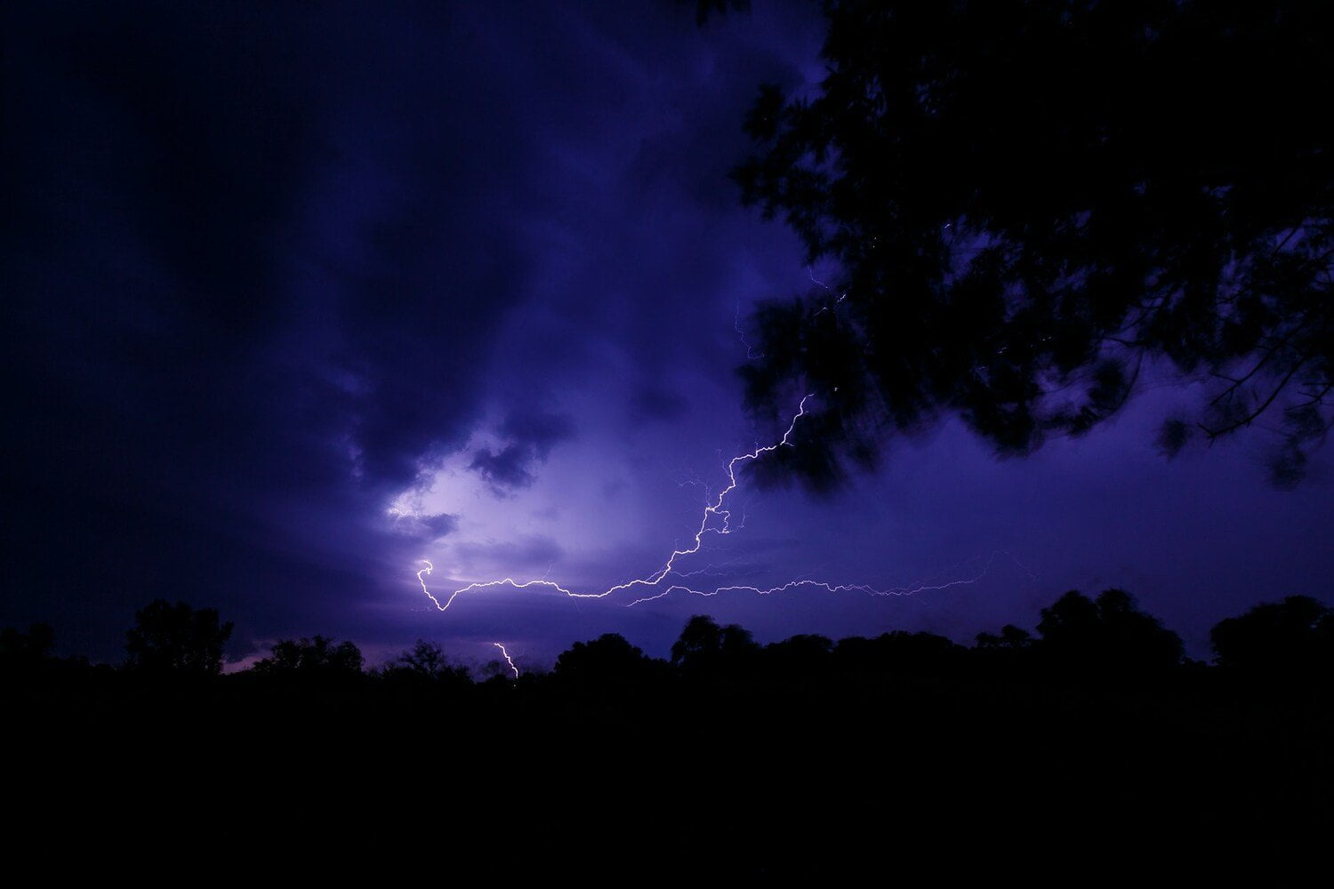 Les restes de l'ouragan Debby vont secouer la météo française dès la semaine prochaine noaa 0ETSZYPjvDo unsplash 2