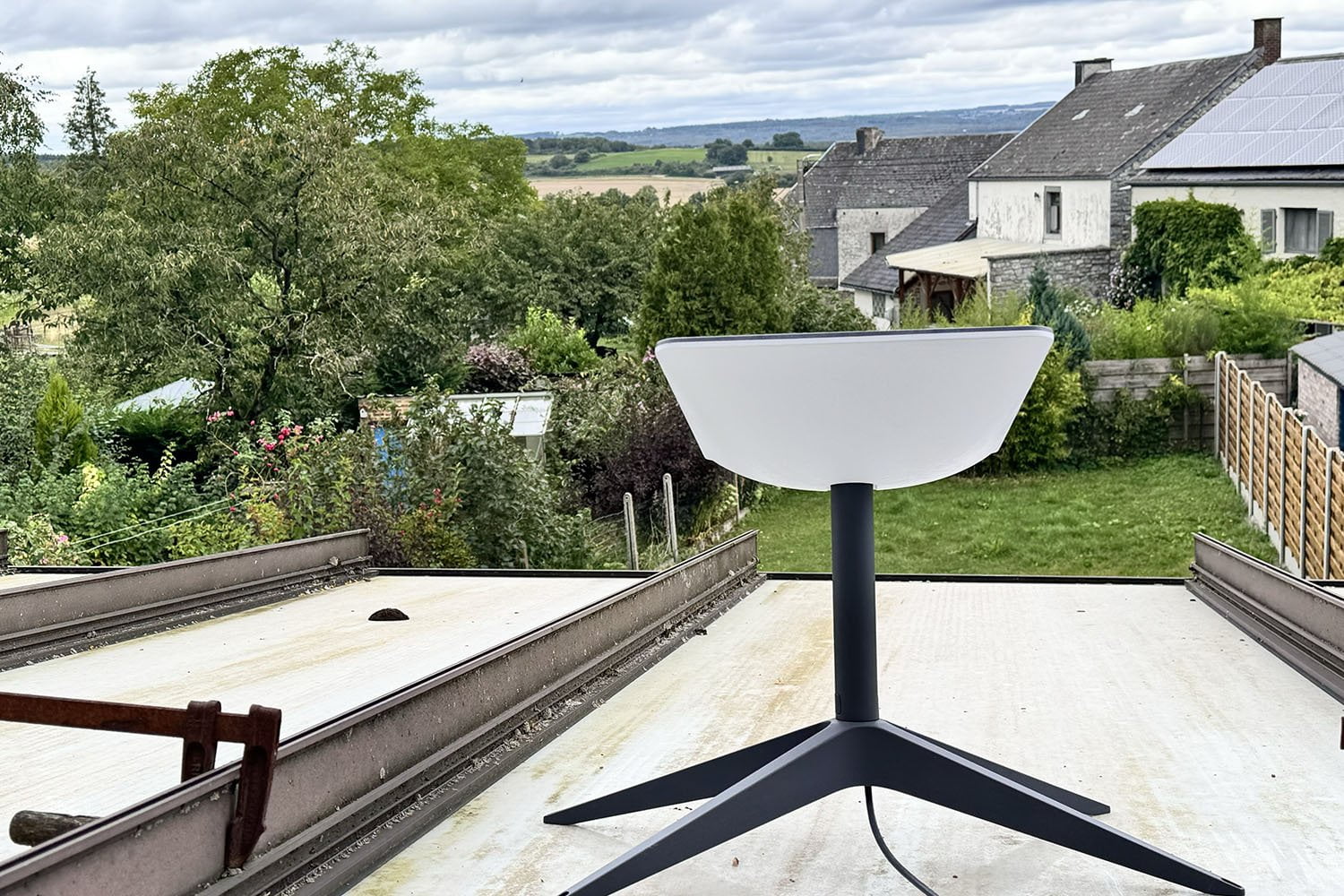 Des frais d'activation très salés pour les kits Starlink achetés sur le marché gris starlink test 01Net
