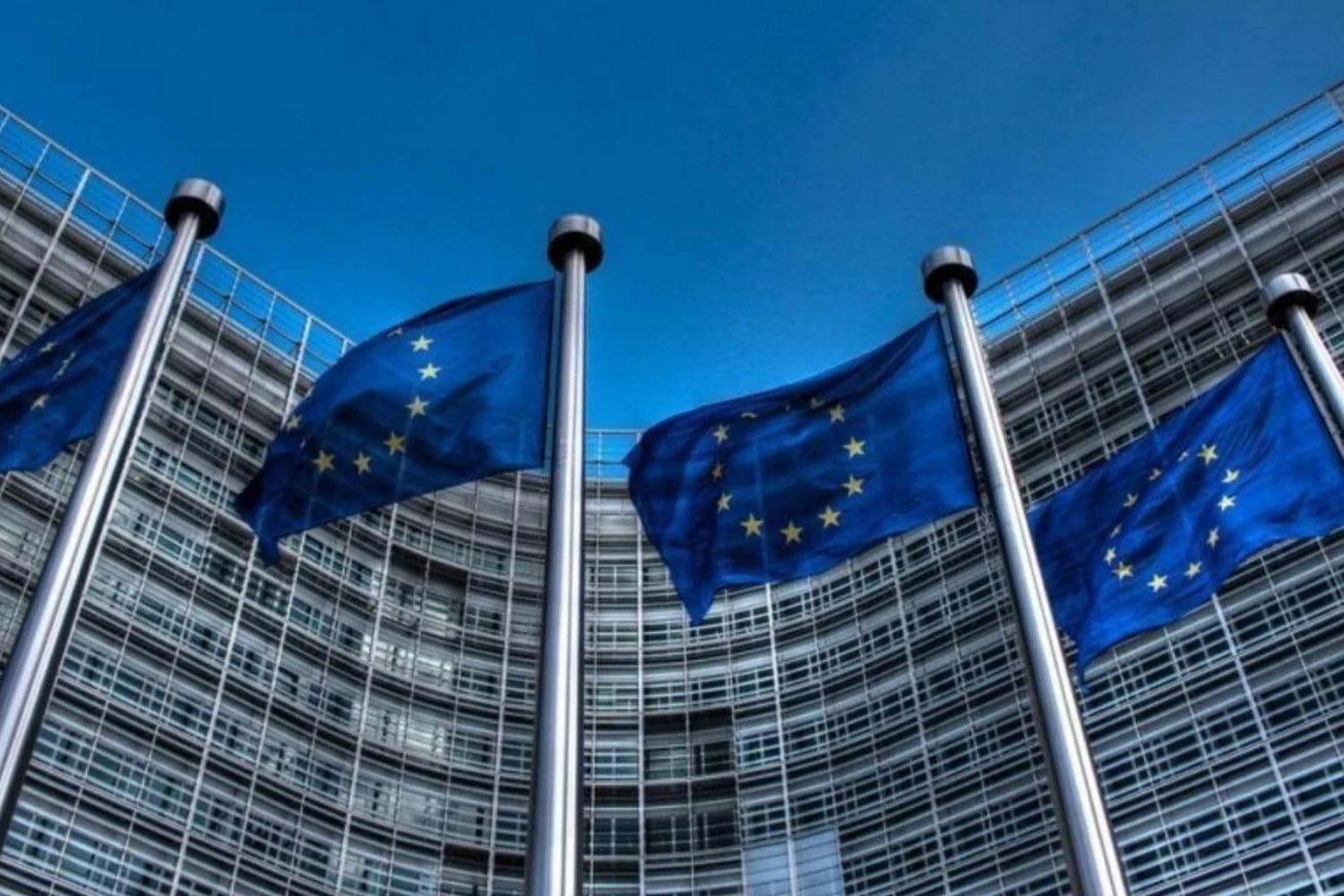 Trois ans après l'affaire Pegasus, une trentaine d'ONG demandent à l'Europe d'interdire les logiciels espions Design sans titre137