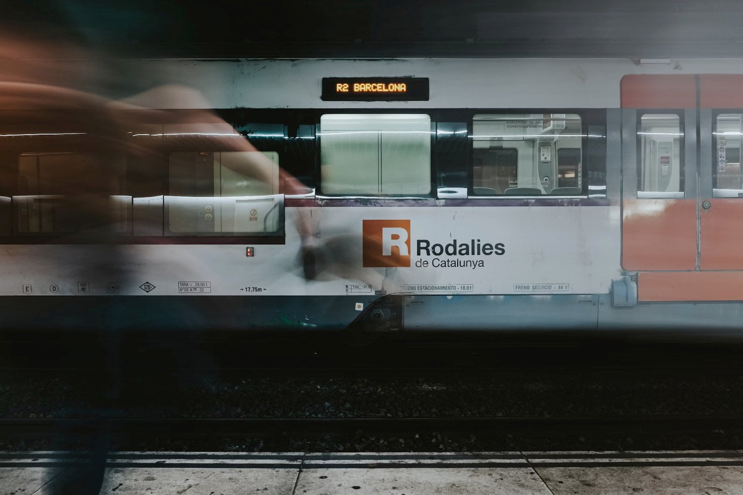 Quand le métro barcelonais freine, les voitures électriques se rechargent barcelone metro frein regeneratif recharge voiture electrique