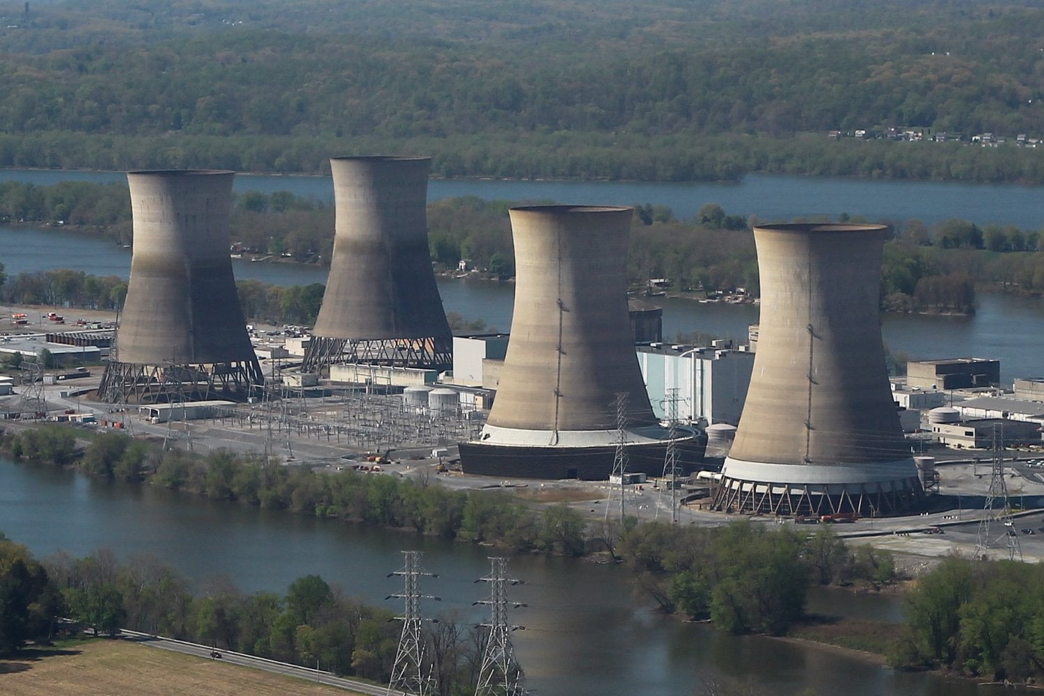 Pour son IA générative, Microsoft fait redémarrer une centrale nucléaire partiellement fermée après un accident centrale nucleaire microsoft ia generative