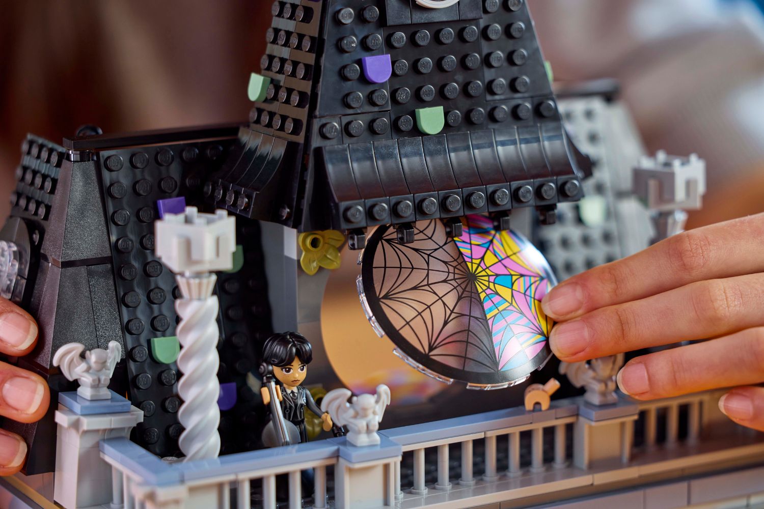 LEGO dévoile des sets Mercredi Addams parfaits pour attendre la saison 2 mercredi LEGO une