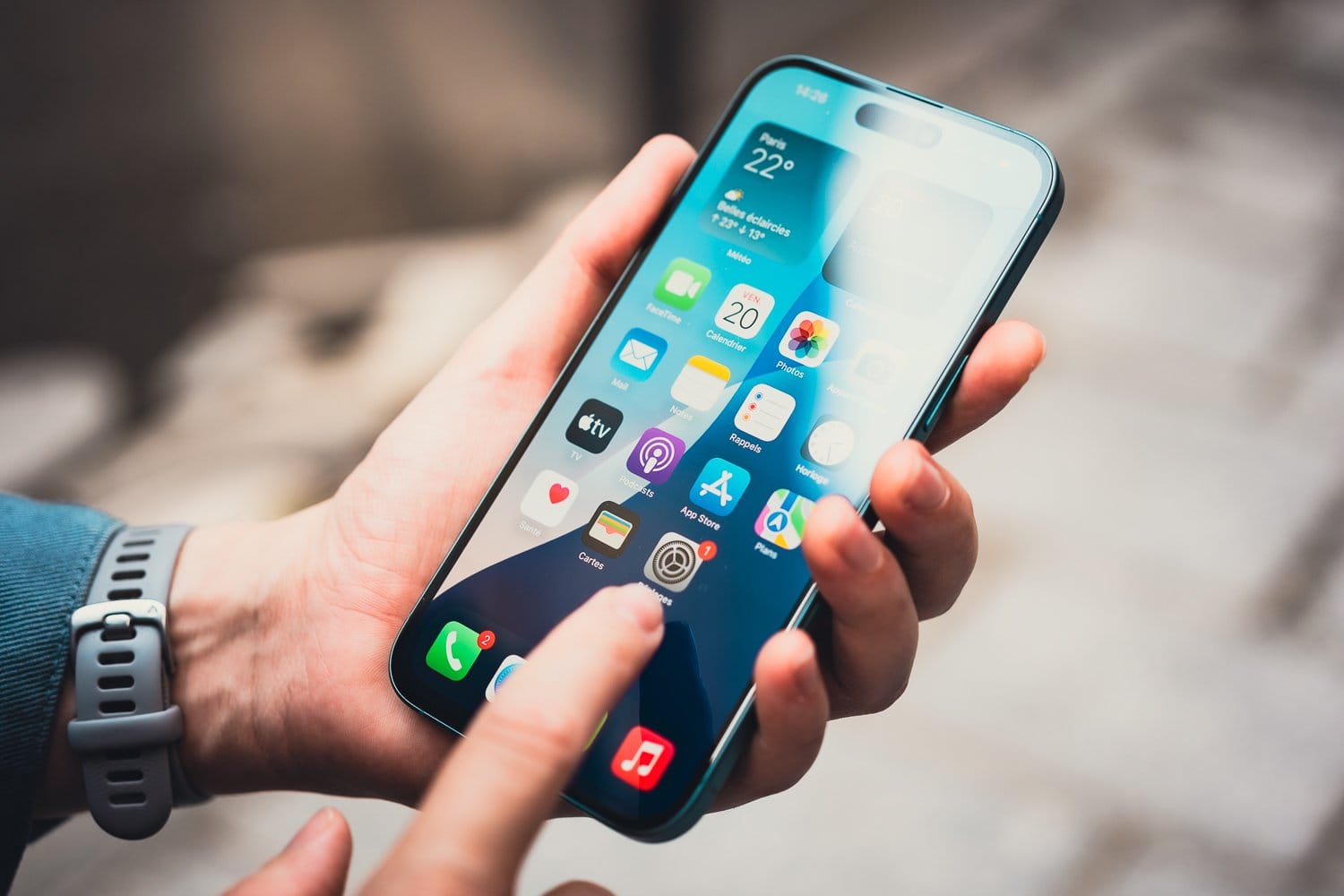 la mise à jour iOS 18.1 corrige 24 vulnérabilités, dont 4 failles de Siri 1730290307 Apple iPhone 16 Plus test 17