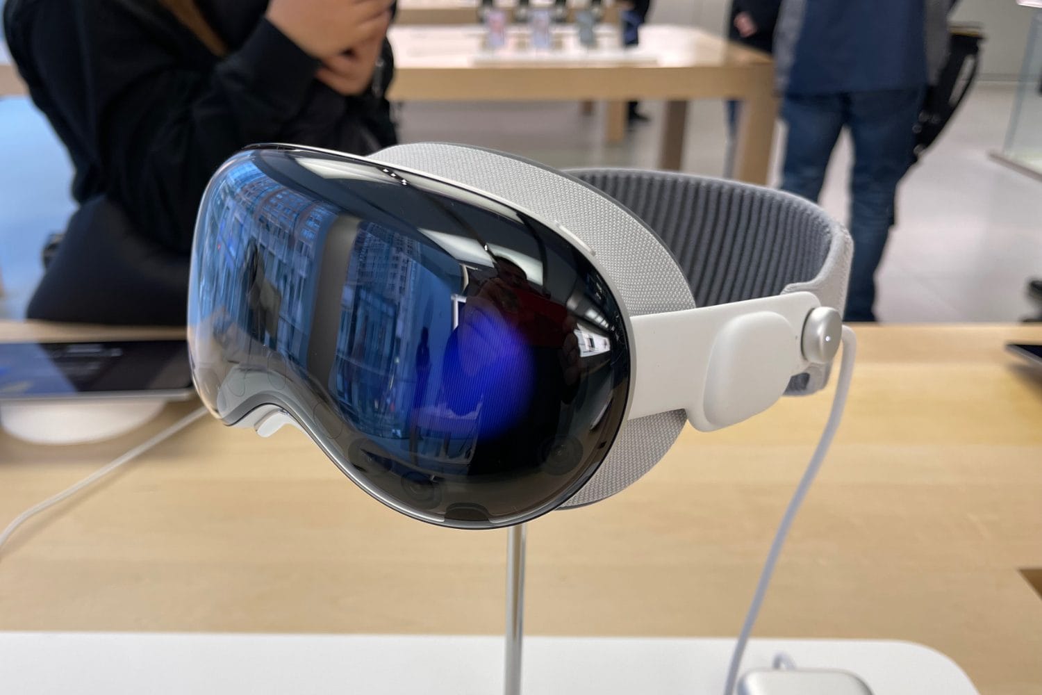 La production de l'Apple Vision Pro pourrait être suspendue dès novembre Apple Vision Pro