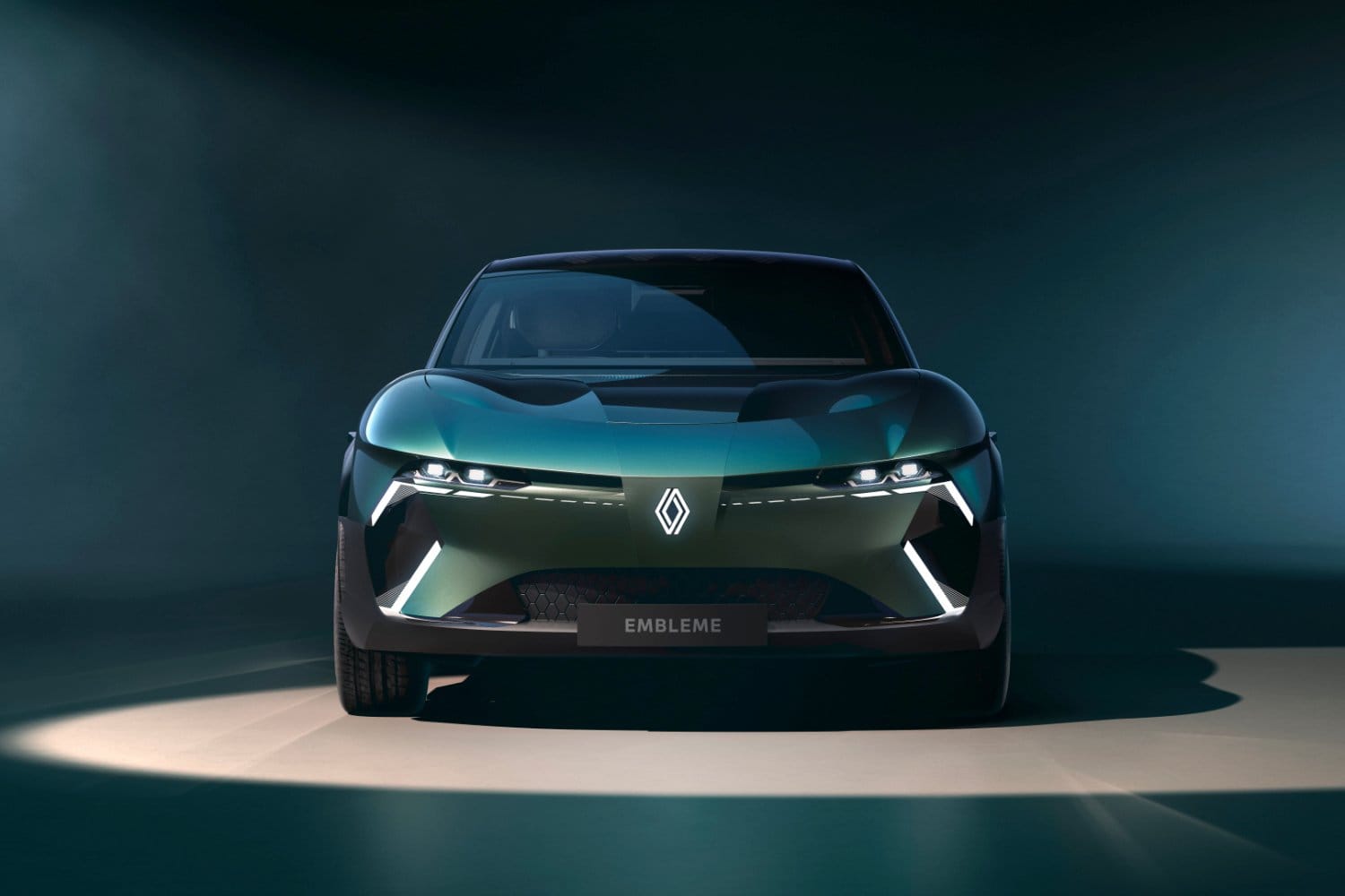 Renault ramène l’hydrogène au Mondial de Paris, différemment renault hydrogene embleme paris 2024