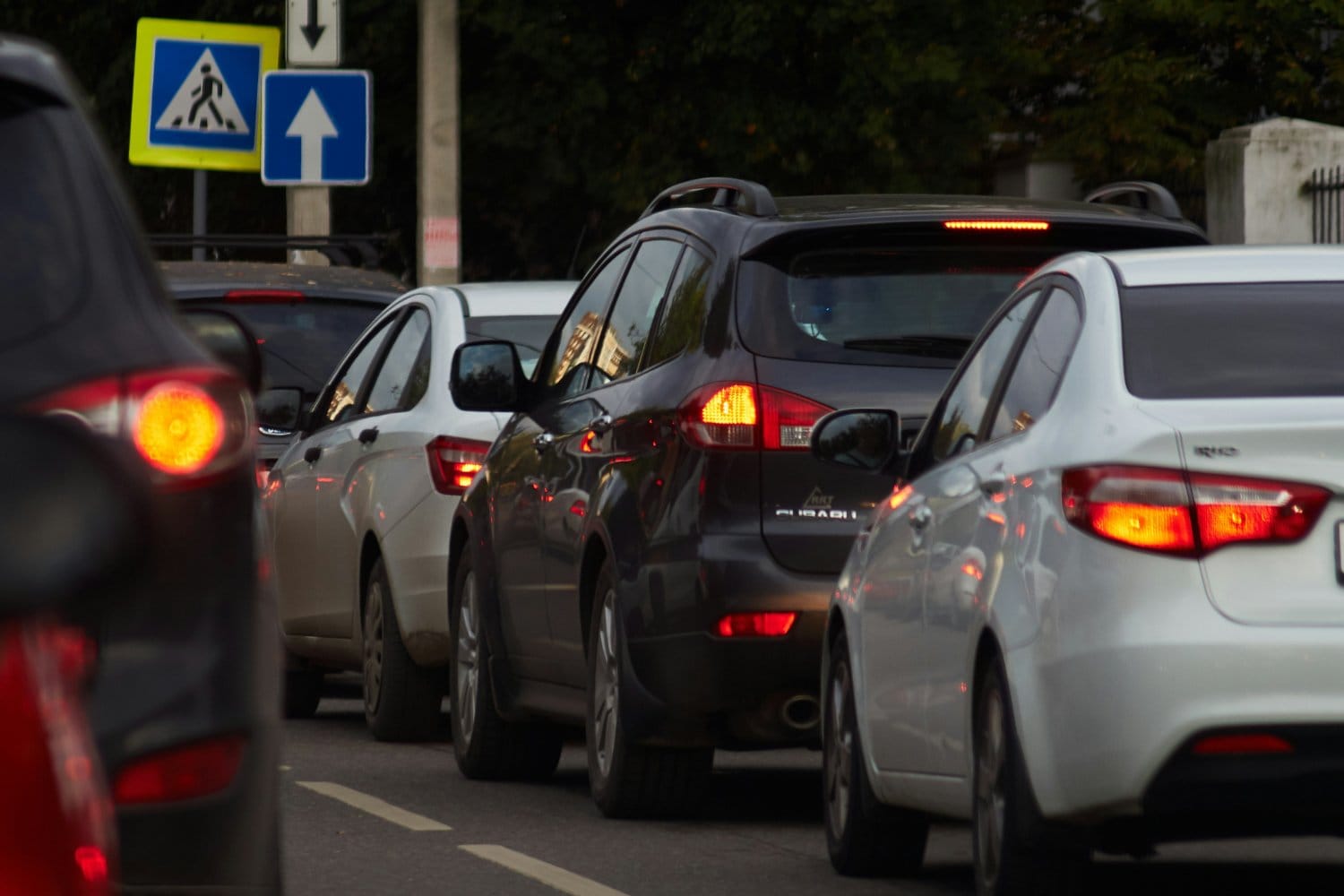 Aucun système automatique ne contrôlera l'interdiction des voitures polluantes à Paris en 2025 trafic waze valence