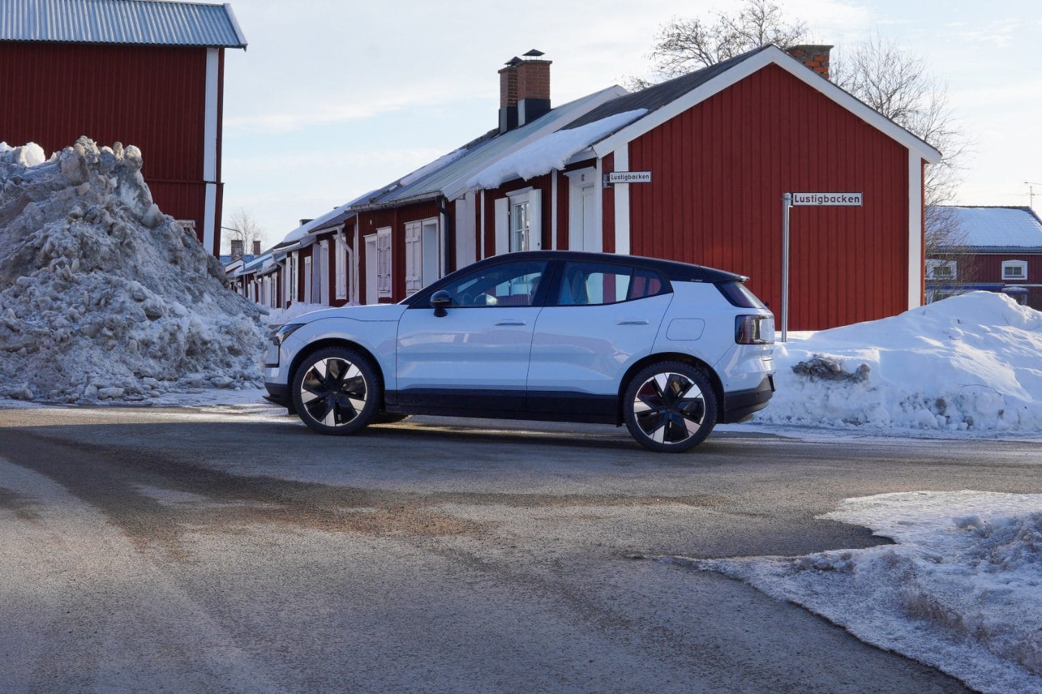 Volvo a produit 100 000 EX30 en moins d'un an, un carton volvo ex30 electrique froid epreuves