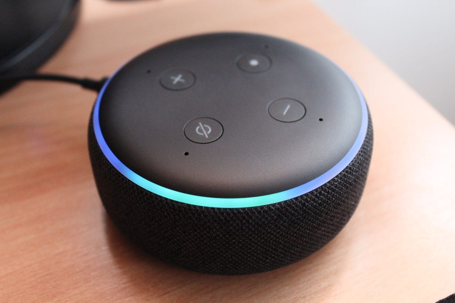 La nouvelle version IA d'Alexa repoussée à 2025 enceinte connectee amazon